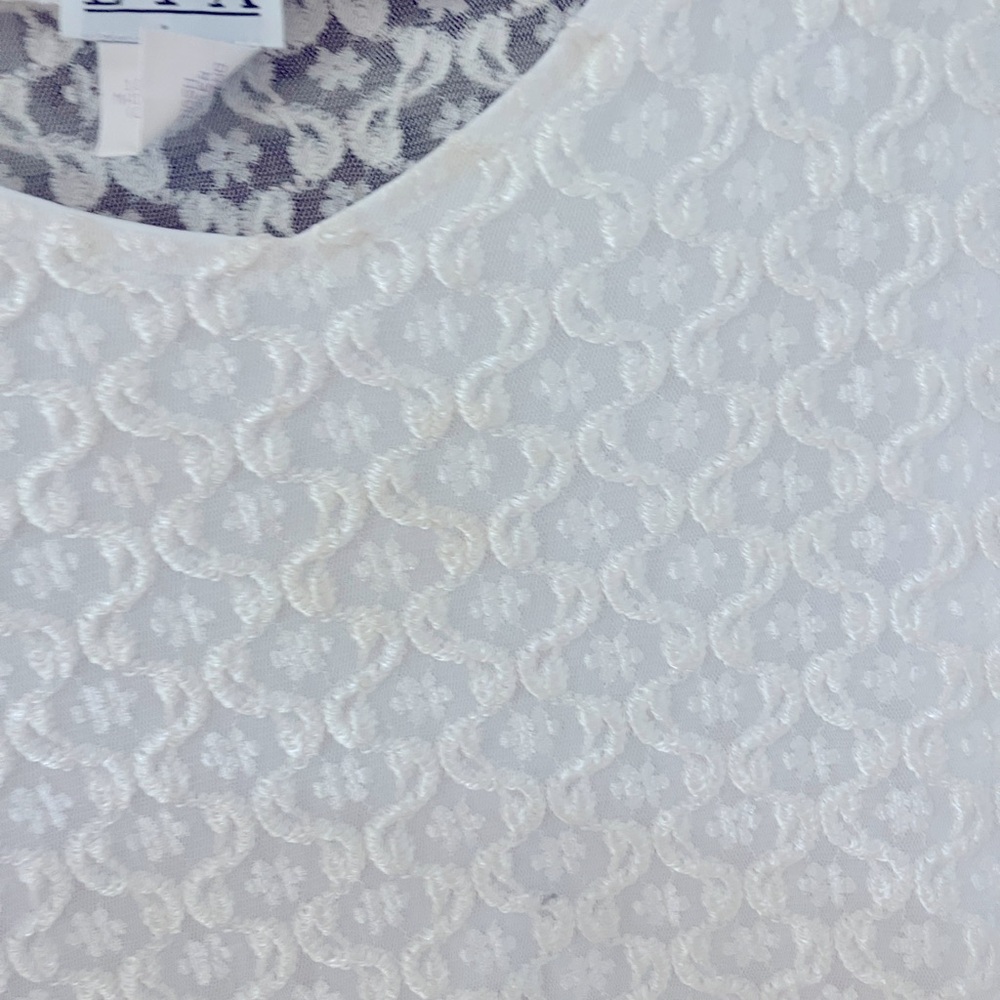 LIA White Lace 1/2 Length Sleeve Top S NWOT - Picture 5 of 9